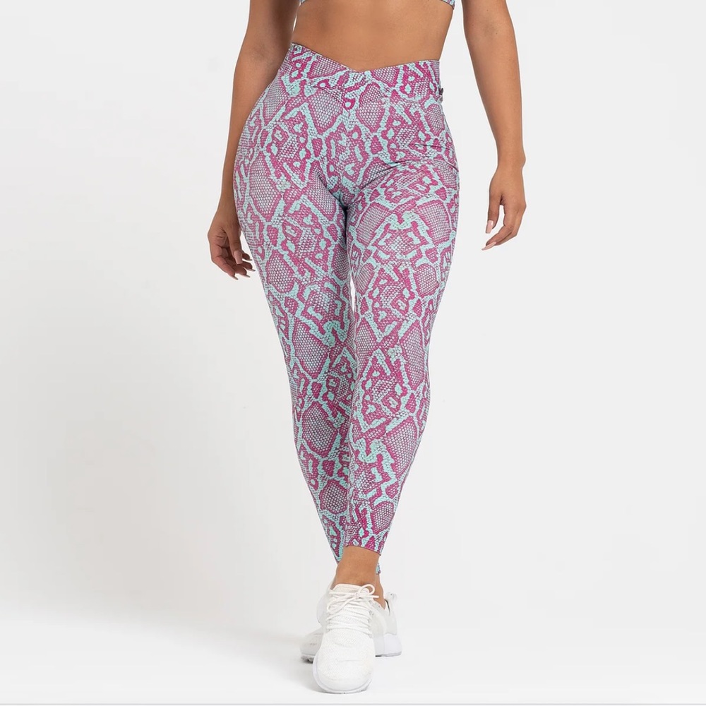 LiciFit Viper V Cut Leggings